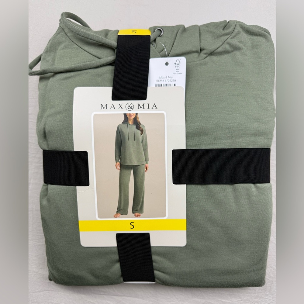 Max & Mia women’s Green Lounge Set New size Small